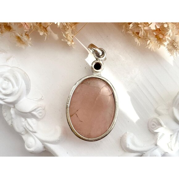 Rose Quartz Black Onyx Semi-Precious Gemstone Sterling Silver Vintage Pendant - Picture 4 of 10